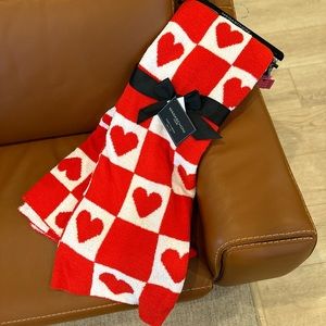 Magaschoni home red white Valentine’s Day throw blanket checkered hearts 50 X 70